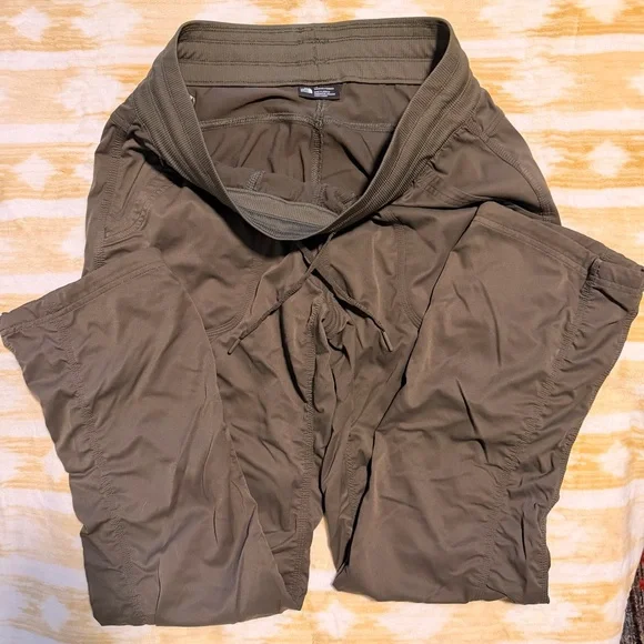 The North Face 
Aphrodite 2.0 Pants - Women's size Large Taupe Green - Picture 5 of 9